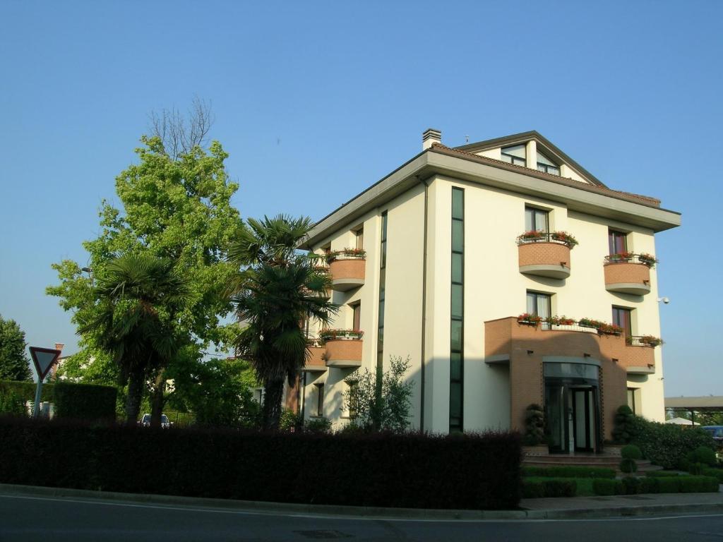 Hotel Da Vito Campagna Lupia Exterior photo